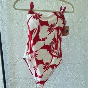 Sun & shade red and white floral size 17